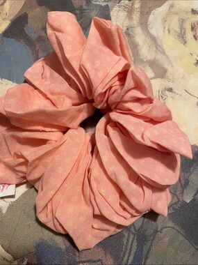 FP Jumbo Scrunchie